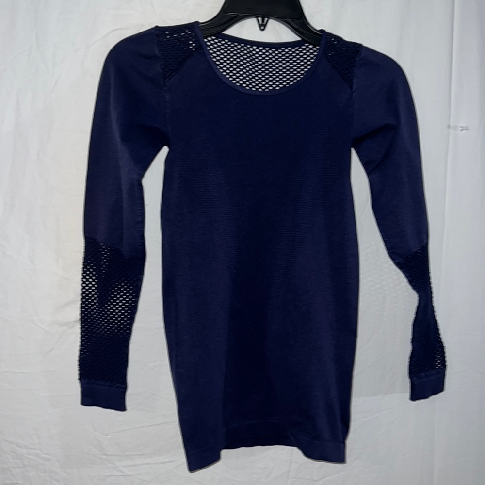 Women’s ALALA long sleeve top size medium color blue new no tags